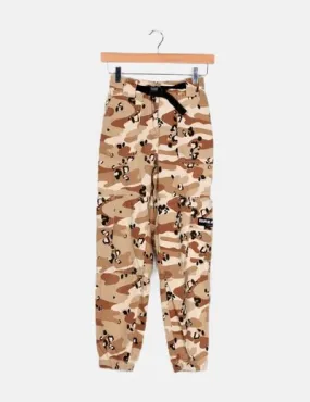 Bershka Pantalón cargo beige militar