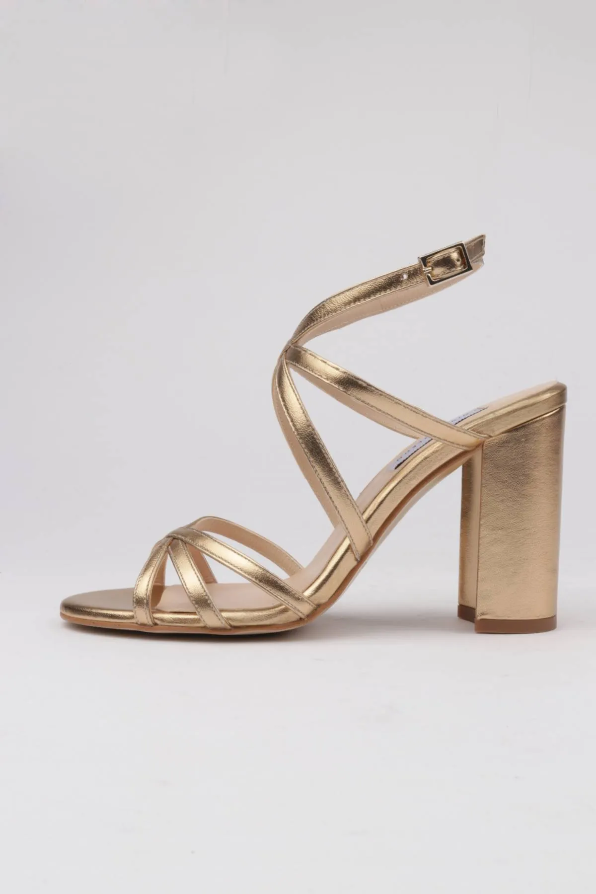 sandalias doradas